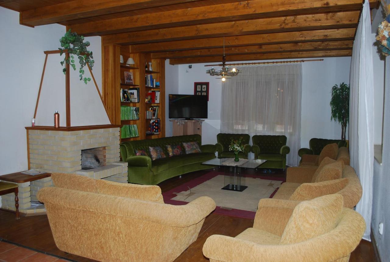 Casa Napsugar Panzio Bed and Breakfast Apostag Eksteriør billede