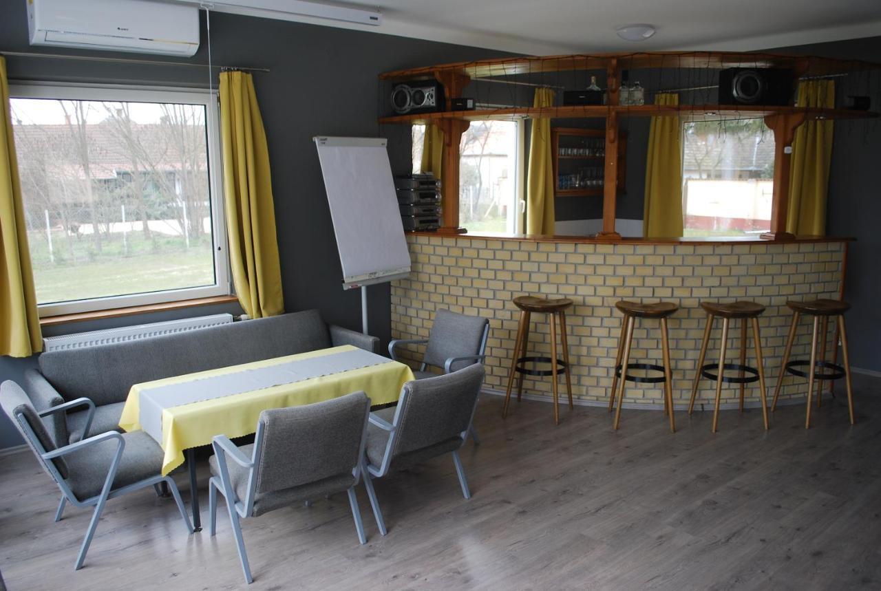 Casa Napsugar Panzio Bed and Breakfast Apostag Eksteriør billede