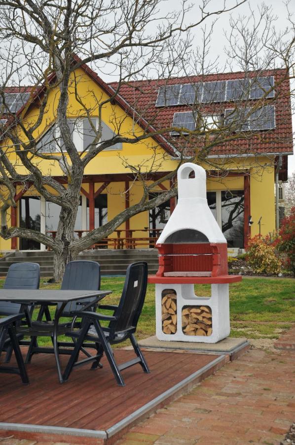 Casa Napsugar Panzio Bed and Breakfast Apostag Eksteriør billede